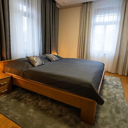 Executive 2-Bdrm Central Suite Усті-над-Лабем Екстер'єр фото